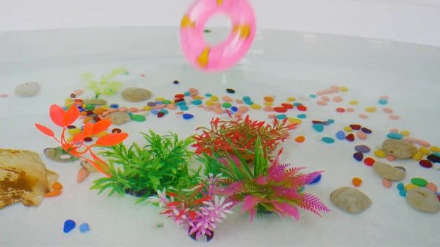 Куклы Барби на пляже. Модные прически - цветные волосы. Барби куклы новые серии смотреть онлайн