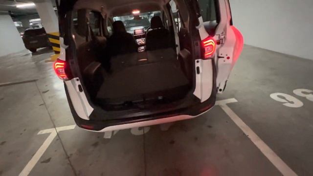 Toyota Sienta Hybrid 2019 новый кузов в МСК продан ??