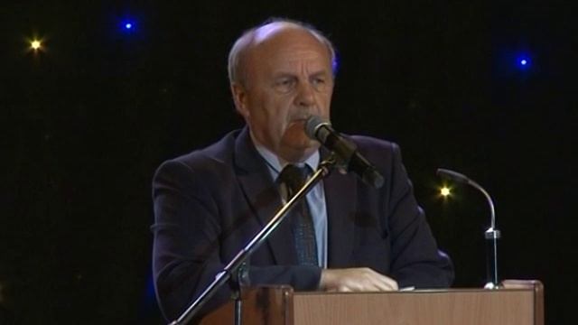Репортаж с торжественного юбилейного вечера Р .Гамзатова 11.09.18 г смотреть онлайн