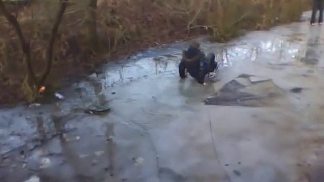 Door het ijs zakken in bussum смотреть онлайн