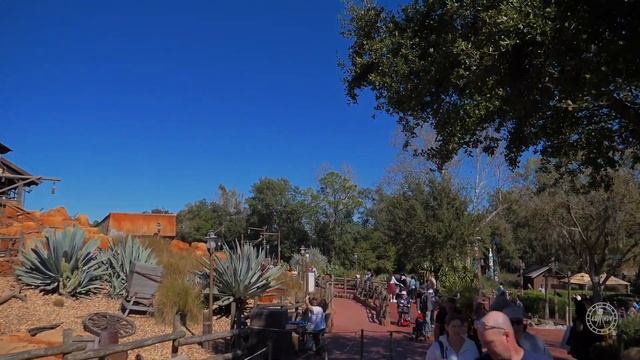 Magic Kingdom Frontierland Tour and Walkthrough in 4K | Walt Disney World Florida Theme Parks 2020 смотреть онлайн
