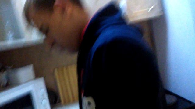 Чувак пьёт яйцо смотреть онлайн