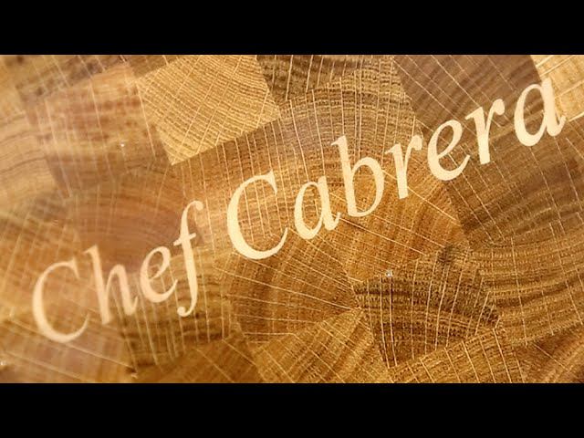 Making an end grain cutting board for Chef Cabrera (V-inlay technique) смотреть онлайн