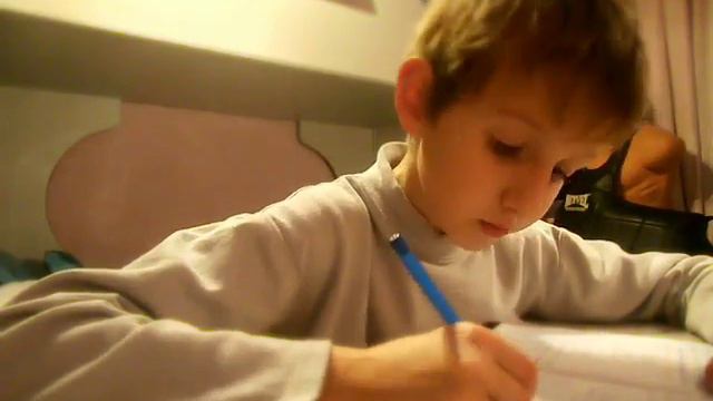 Как я делаю уроки или Как учатся гении :) смотреть онлайн