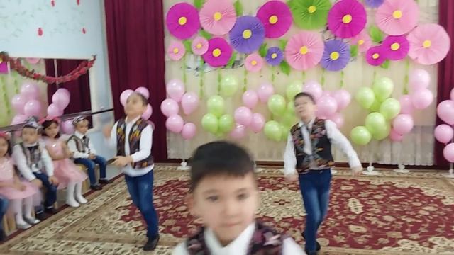 Bos Bos Qamchi Bos. O'g'il Bolalar Ijrosida Ajoyib Raqs. Toshkent Shahar Uchtepa Tumani 411-DMTT