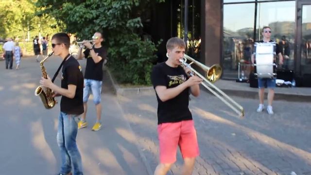 ДЖАЗ У ВЕРАНДЫ В ПАРКЕ ГОРЬКОГО смотреть онлайн