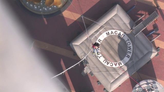 Raina Bungee Jumps Macau Tower смотреть онлайн