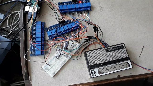 Raspberry Pi Stylophone - High Road to Linton смотреть онлайн