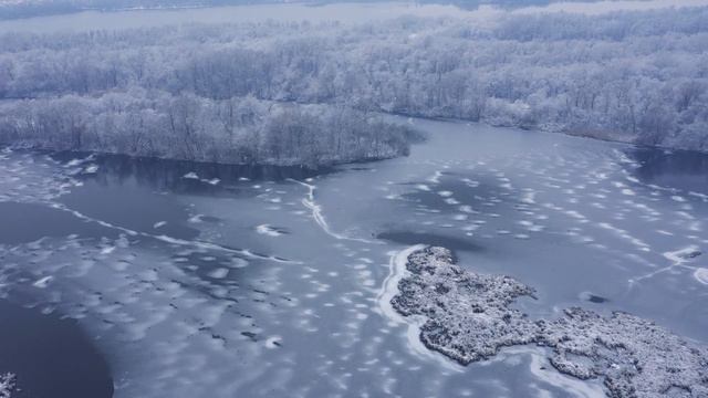 Зимова Хортиця з висоти, озера та протоки, лід та сніг смотреть онлайн