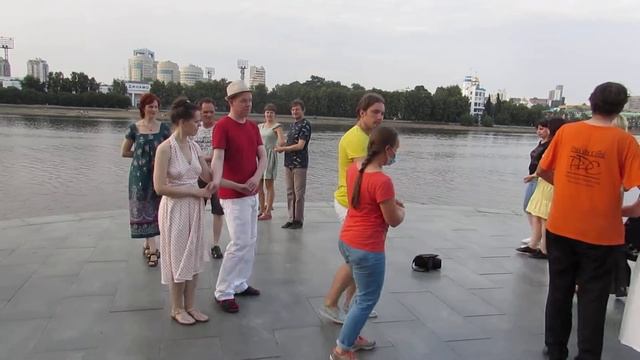 Клуб исторических танцев"Pas de côté" / Падеграс / и я танцую смотреть онлайн