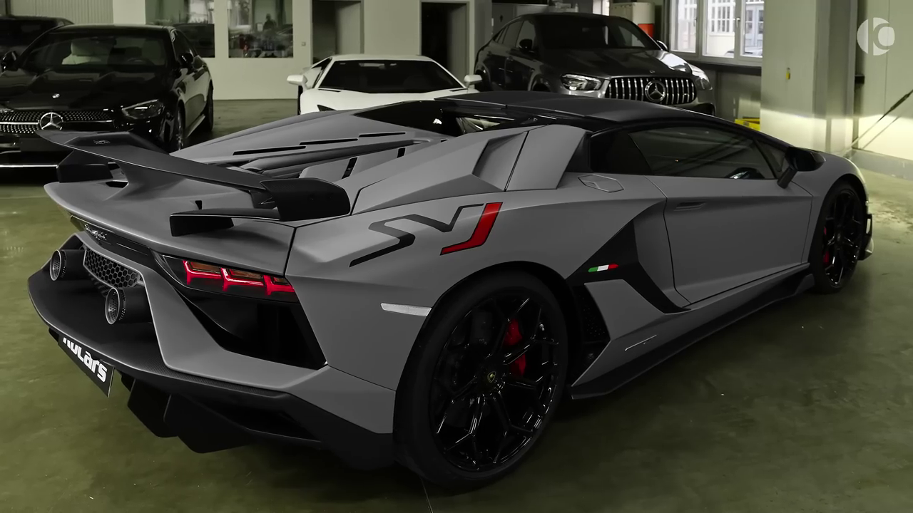 Lamborghini Aventador SVJ Roadster