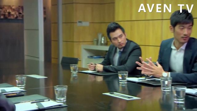 灰姑娘翻譯遇難題，哪料霸總會四國語言助她度過難關，灰姑娘滿臉崇拜！ смотреть онлайн