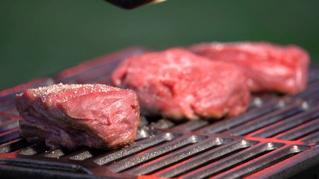 Стейк на решетке-гриль от производителя Mr.Q смотреть онлайн