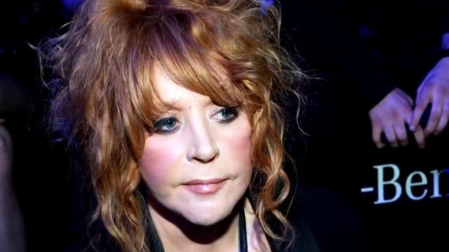 1 Час назад Разбитая горем Алла Пугачева... Бедные дети смотреть онлайн