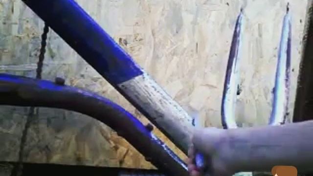 Убираю старые наклейки #Из грязи в князи# смотреть онлайн