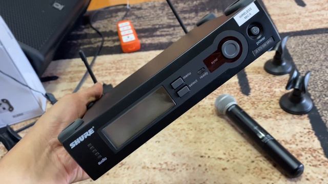 Micro Shure SLX24/SM58 Về hà nội, cảm ơn anh đã ủng hộ, còn 1 bộ thôi nhé mọi người смотреть онлайн