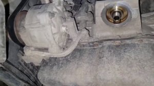 MITSUBISHI OUTLANDER  (Митсубиси Аутлендер) 2.4 детальный ОБЗОР как заменить масло в двигателе!