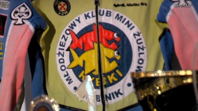 PIERWSA HISTORYCZNA PREZENTACJA DRUŻYNY KLUBU MINI ŻUŻLOWRGO RYBKI RYBNIK смотреть онлайн