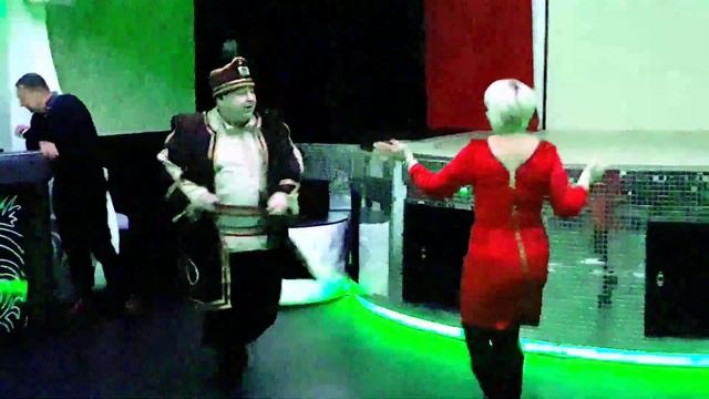 Мужичёк нам попал на крючок!!!Танцы,Харьков!!! смотреть онлайн