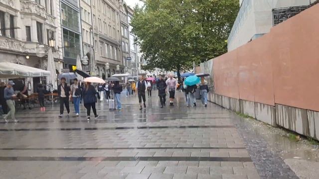 Бегу с Мариенплац на Карлсплац смотреть онлайн