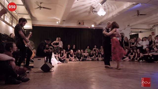 Patricie Porakova and Javier Antar – Mi serenata with El Cachivache смотреть онлайн