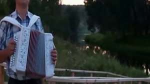 ПЛАЧЕТ МАЛЕНЬКИЙ МАЛЬЧИК.горькая песня под гармонь