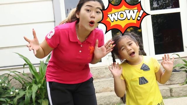Suri Johny Johny Yes Papa Playing with Colorful Play Doh Noodles! смотреть онлайн