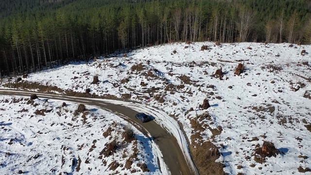 Subaru Crosstrek off road in the snow. смотреть онлайн