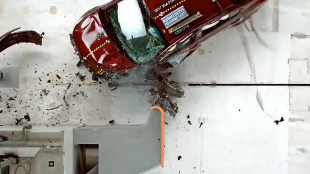 2017 Kia Forte Crash Test BY IIHS