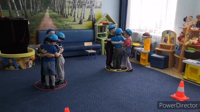 День Космонавтики 2 младшая группа "Пчёлки" смотреть онлайн