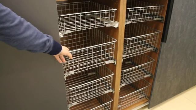 Сетчатые корзины Firmax на роликовых и шариковых направляющих (сравнение) смотреть онлайн