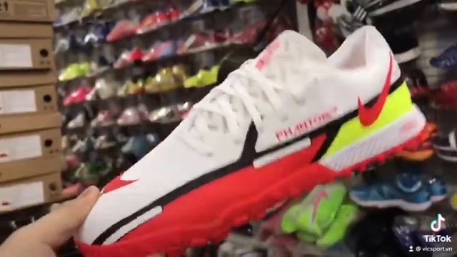Giày đá banh Nike React Phantom GT2 Pro trắng đỏ смотреть онлайн