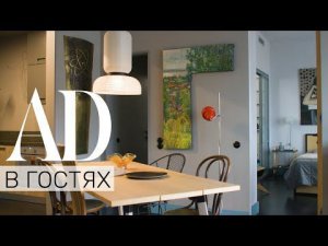 В гостях у дизайнера Ирины Крашенинниковой: квартира с коллекцией искусства и винтажной мебелью