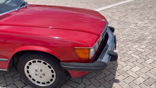 1987 Mercedes 560 SL смотреть онлайн