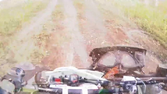 Адреналин на двоих: неуклюжая двойка, грязь и лужи смотреть онлайн