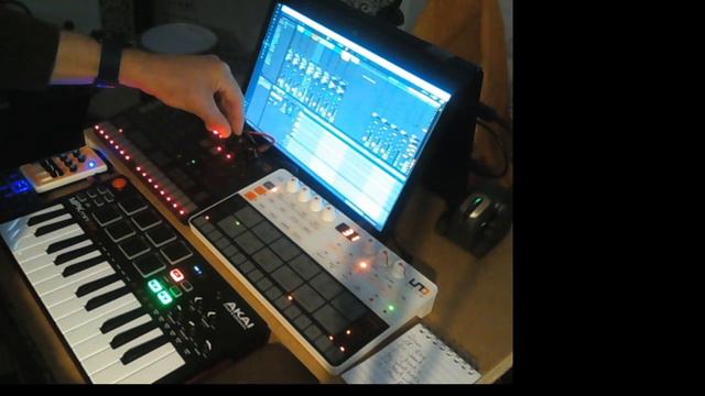 Chillout layering fun. Uno Drum, Uno synth, Abelton, CV-1 Modular, Vital, Helm, guitar and drum. смотреть онлайн