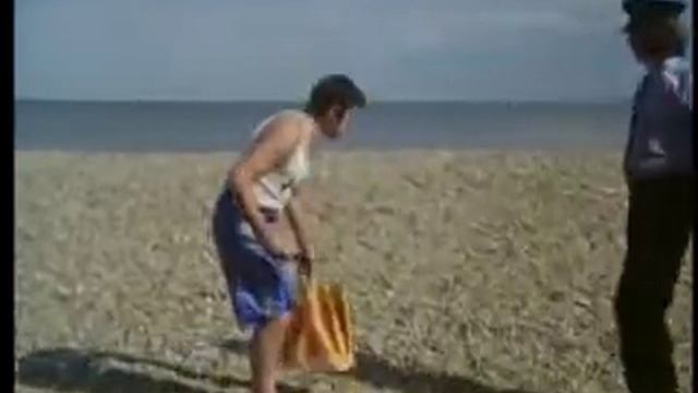 Monty Python The First Man to Jump the Channel czech sub смотреть онлайн