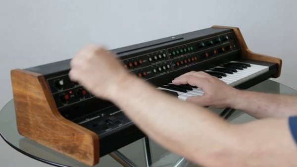 Vermona Synthesizer (1980-East Germany)