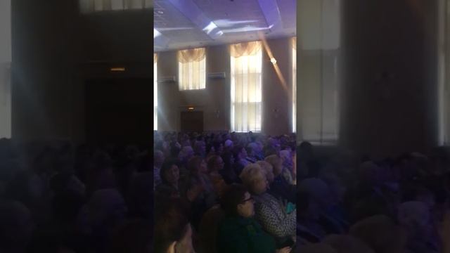 Покоривший сердца рогачевцев Алексей Хлестов на сцене городского Дома культуры смотреть онлайн