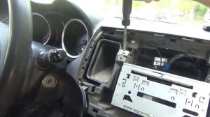 Разбор части приборной панели на Mitsubishi Lancer седан X