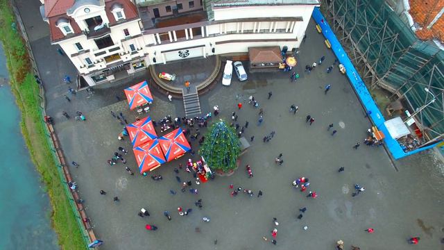 Новорічний Ужгород(Новогодний Ужгород). Снято дроном DJI Phantom 3 Pro смотреть онлайн