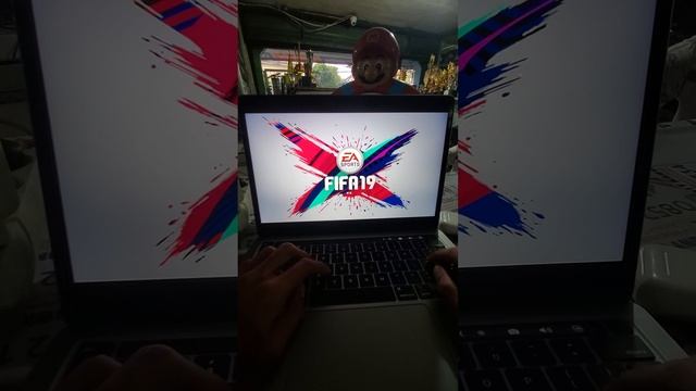 FIFA 19 M1 Macbook Pro 2013, Playable Max Setting Crossover смотреть онлайн