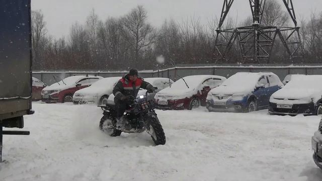 Мотоцикл Скаут-5, полный привод, покатушки по снегу.