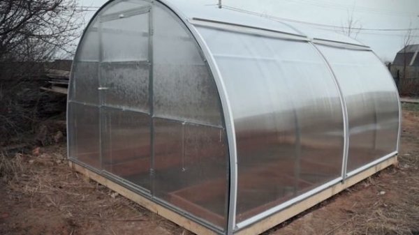 Как переделать обычную теплицу в теплицу с открывающимися боками и крышей.