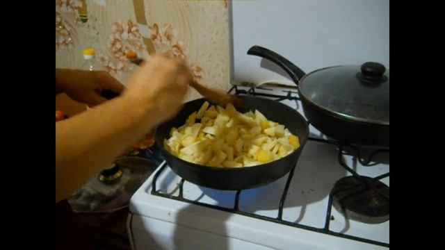 СВЕТОФОР // Сковорода КУДЕСНИЦА. Обзор, ТЕСТ // Подготовка к использованию смотреть онлайн