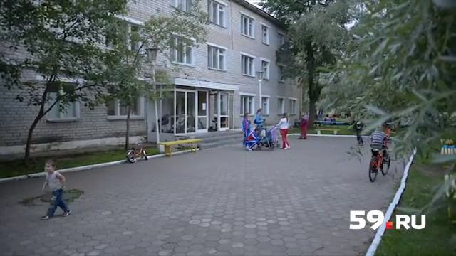 Как живут 100 беженцев Украины смотреть онлайн