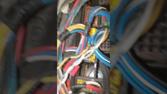 6565 нарушение связи шины CAN или линии питания между блоком EBS и модулятором задней оси на DAF 10 смотреть онлайн