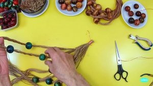 DIY  Как сделать украшение, этнические бусы из шнура и бусин