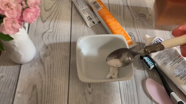 Самый лёгкий способ! Отбелить желтые зубы менее чем за 3 минуты домашним проверенным средством! смотреть онлайн