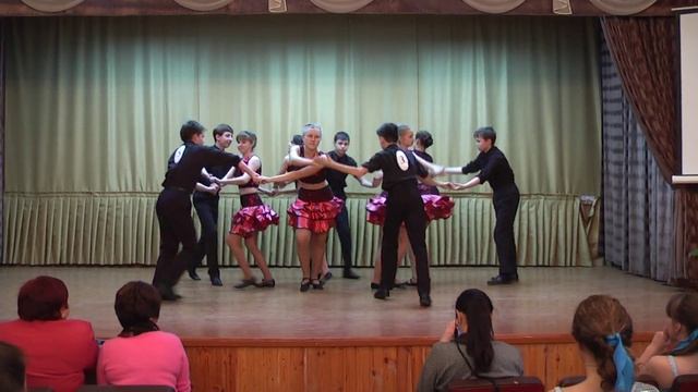 8 «Б» класс. Латиноамериканский танец (30.10.2015) смотреть онлайн